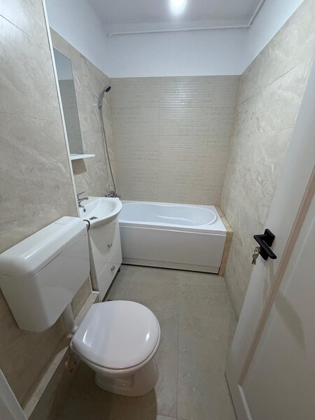 Dristor, 1 minut metrou,