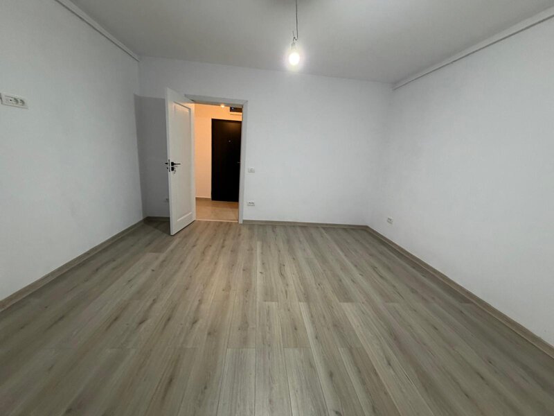 Dristor, 1 minut metrou,